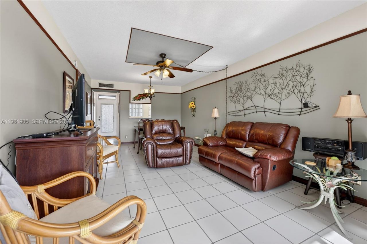 2800 NW 47th Ter , Unit 205B, Lauderdale Lakes, FL 33313 Photo