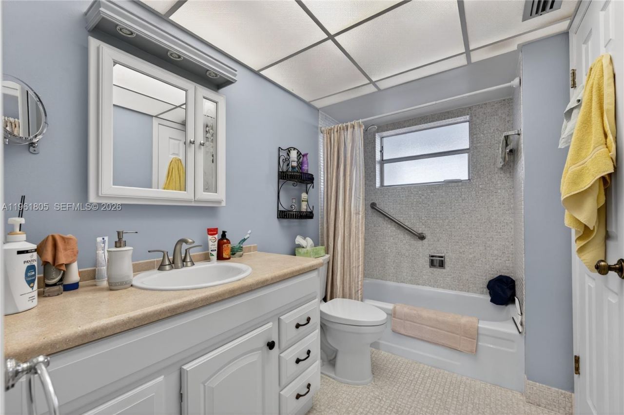 2800 NW 47th Ter , Unit 205B, Lauderdale Lakes, FL 33313 Photo