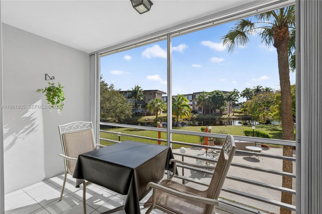 2800 NW 47th Ter , Unit 205B, Lauderdale Lakes, FL 33313 Photo