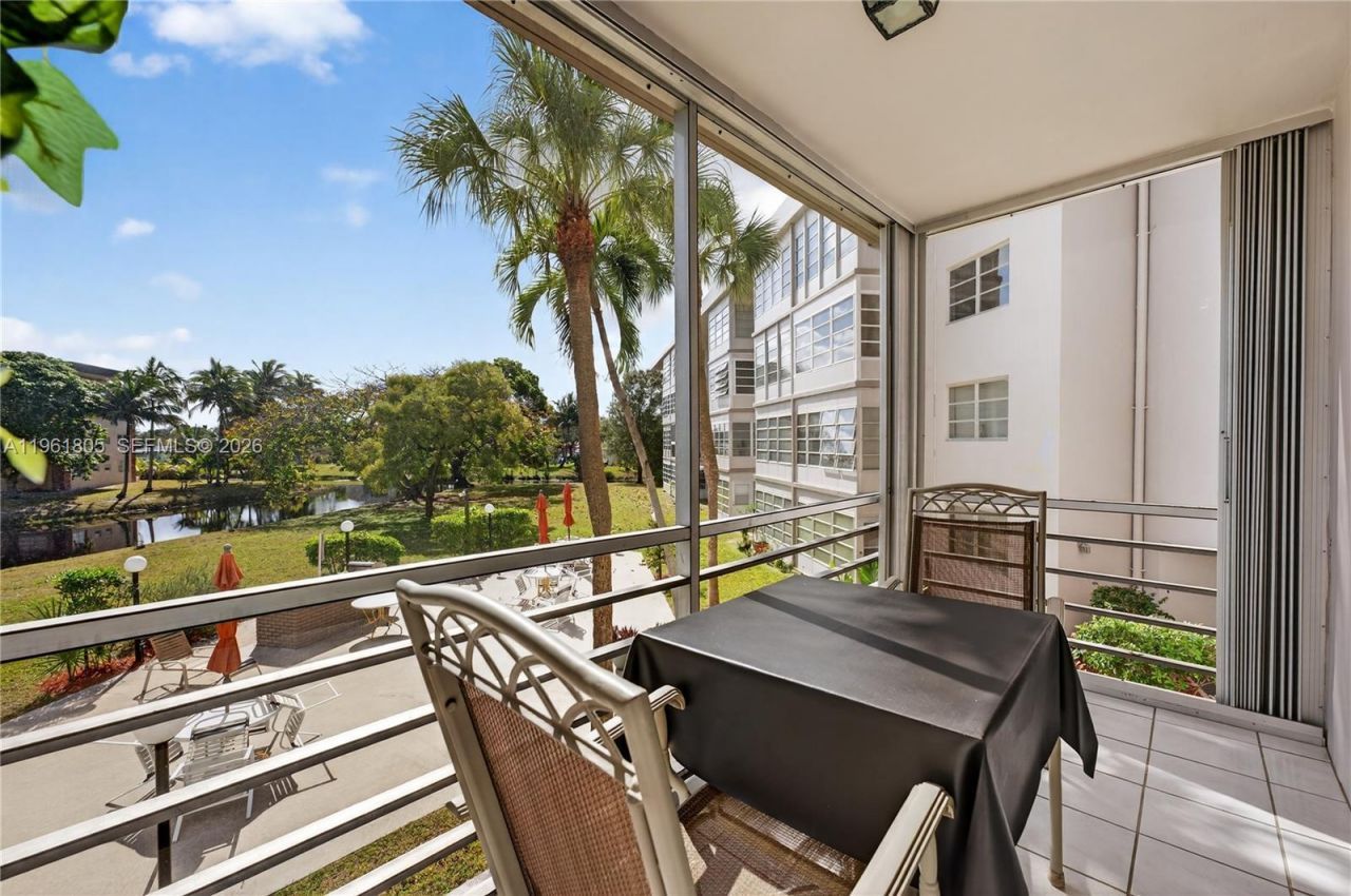 2800 NW 47th Ter , Unit 205B, Lauderdale Lakes, FL 33313 Photo