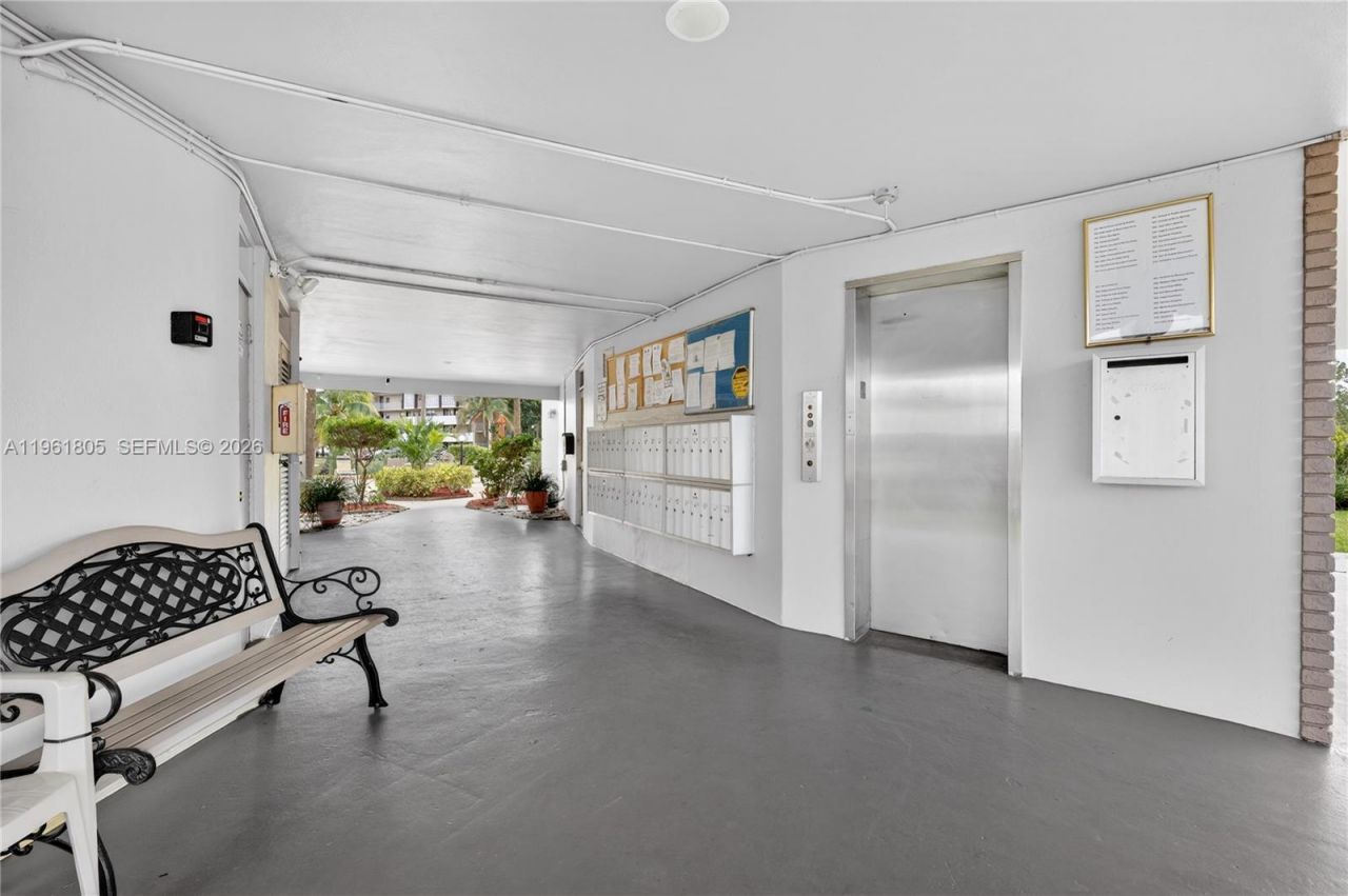 2800 NW 47th Ter , Unit 205B, Lauderdale Lakes, FL 33313 Photo