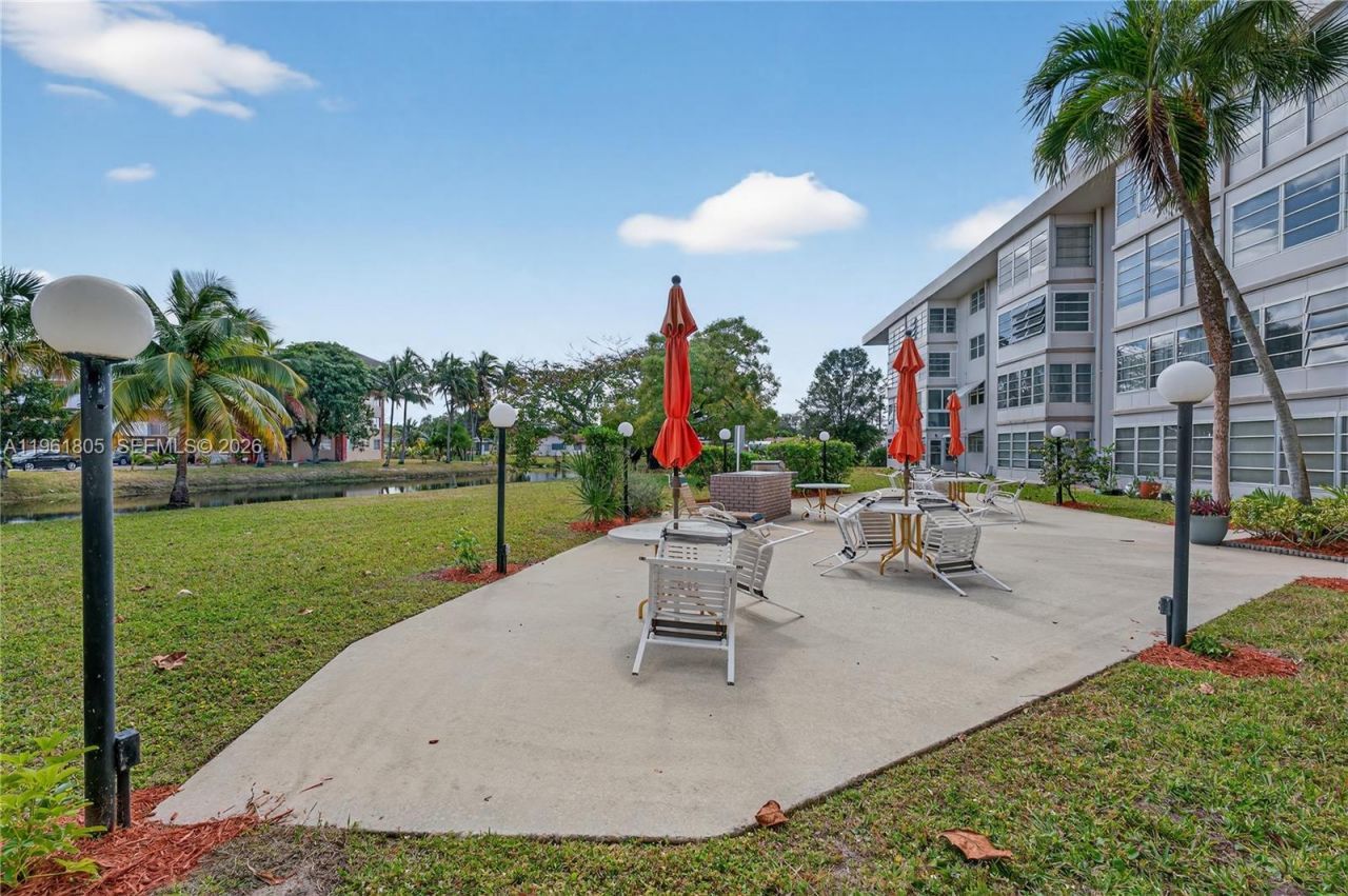 2800 NW 47th Ter , Unit 205B, Lauderdale Lakes, FL 33313 Photo