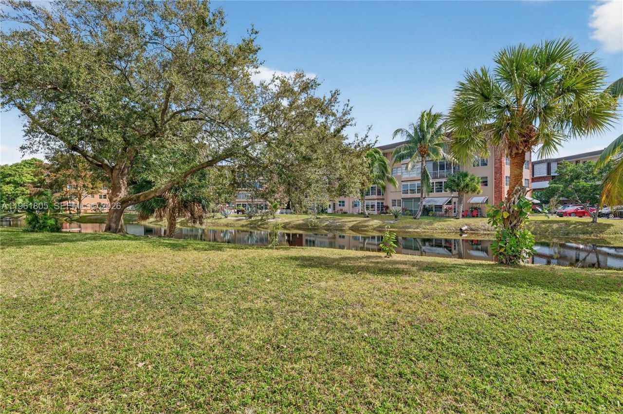 2800 NW 47th Ter , Unit 205B, Lauderdale Lakes, FL 33313 Photo