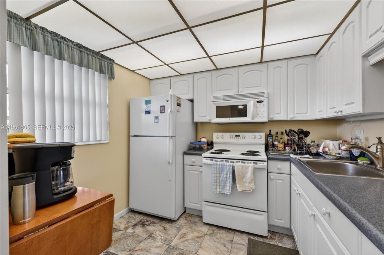 2800 NW 47th Ter , Unit 205B, Lauderdale Lakes, FL 33313 Photo