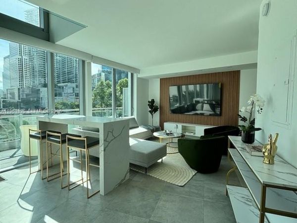 92 SW 3rd St, Unit 510, Miami, FL 33130