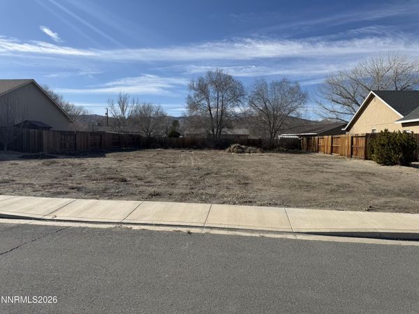 328 Copper Pointe Circle, Yerington, NV 89447