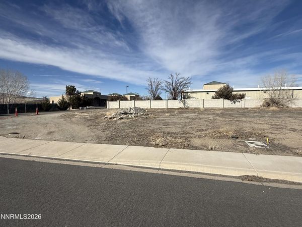 332 Copper Pointe Circle, Yerington, NV 89447