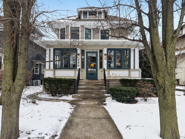 608 S Elmwood Avenue, Oak Park, IL 60304