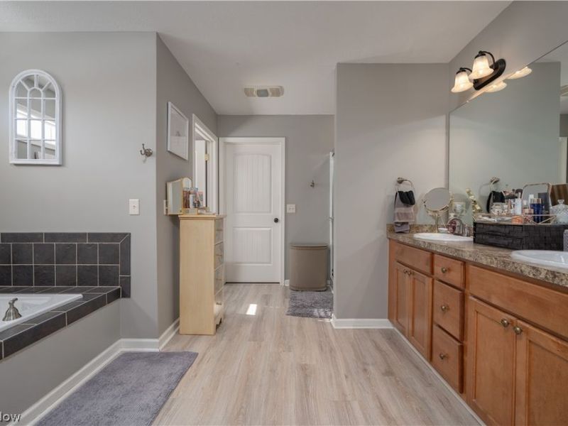 11384 Whitetail Run Street NW, Bolivar, OH 44612 Photo 18