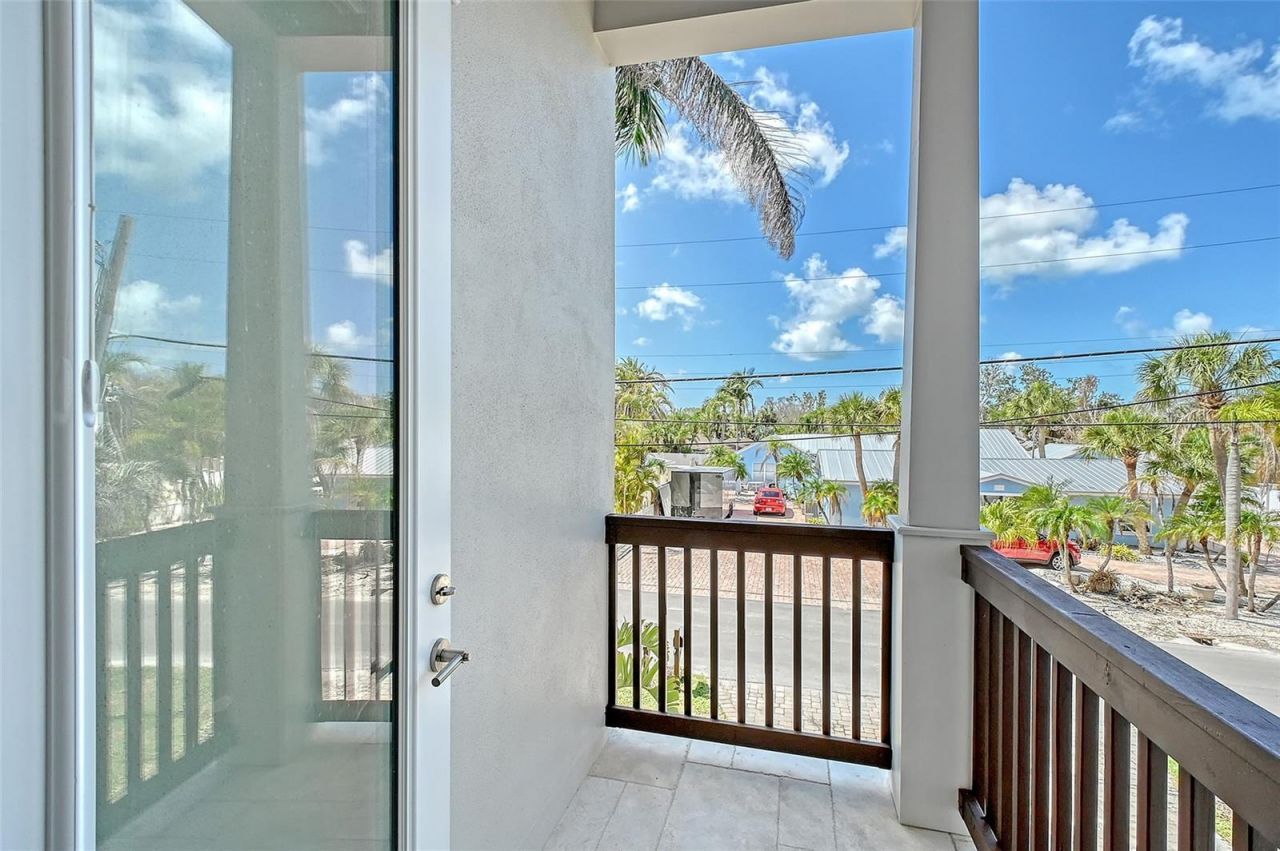 1021 Crescent Street, Sarasota, FL 34242 Photo