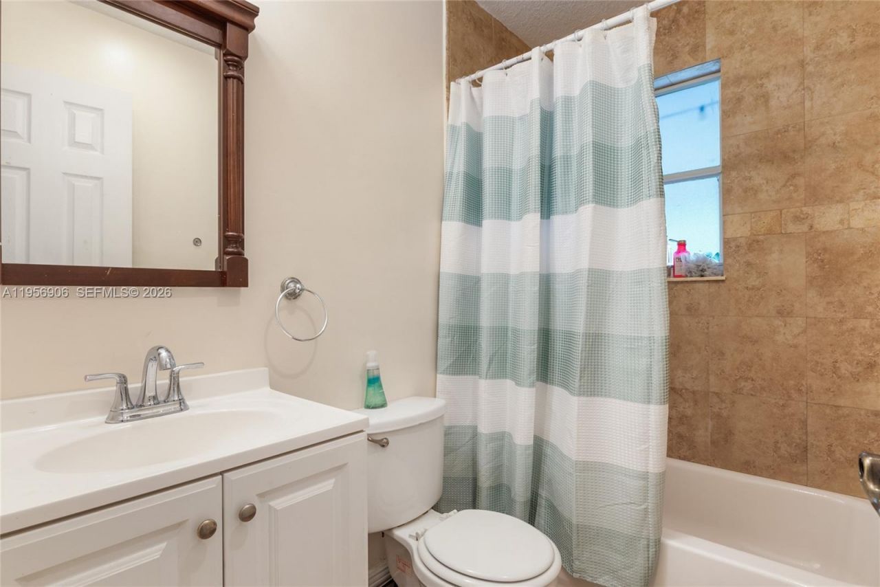 6881 SW 27th St, Miami, FL 33155 Photo