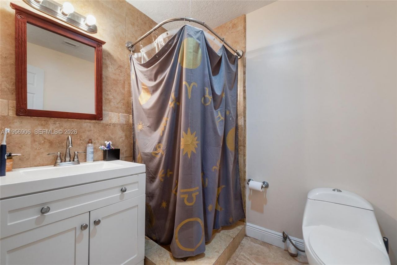 6881 SW 27th St, Miami, FL 33155 Photo