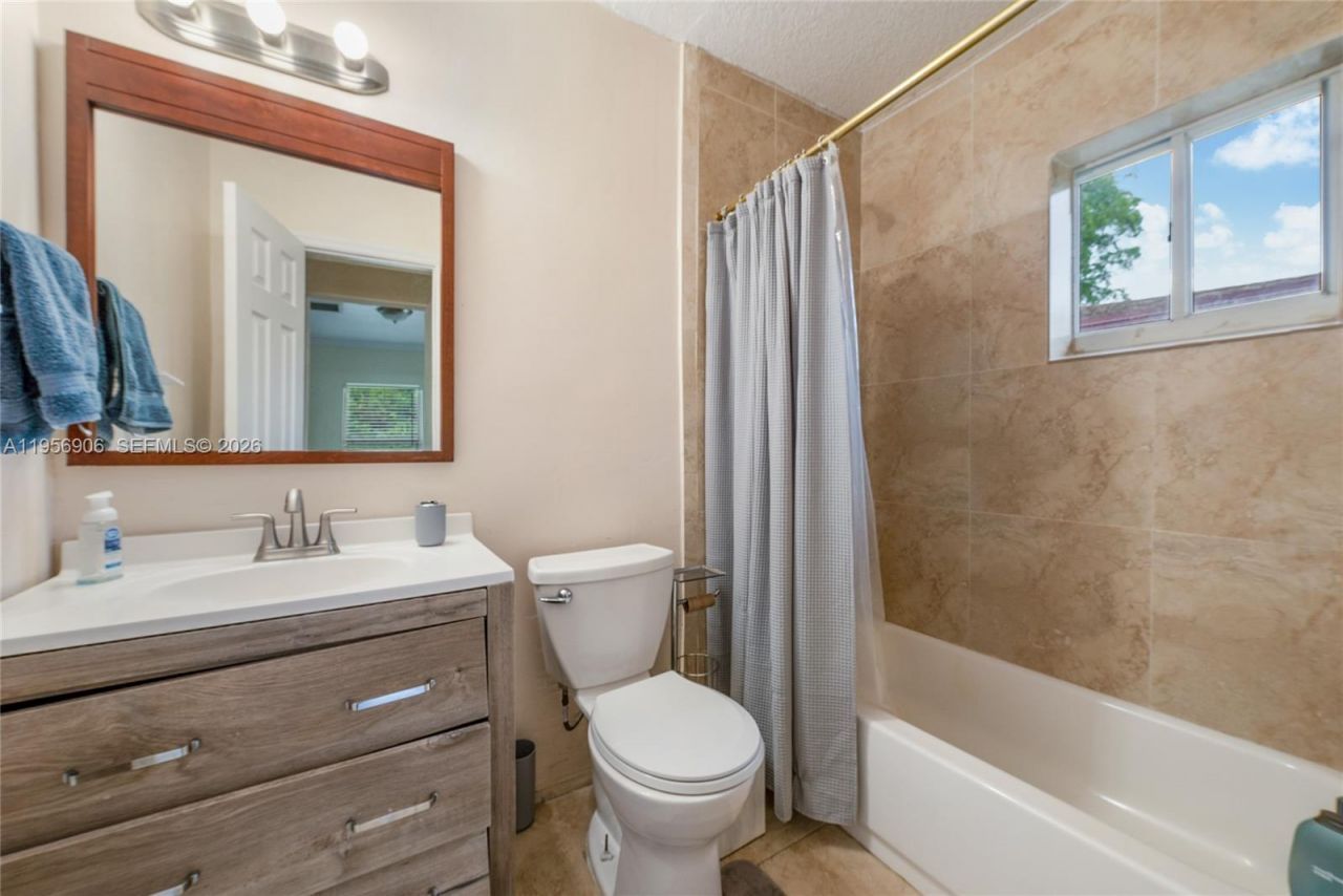 6881 SW 27th St, Miami, FL 33155 Photo