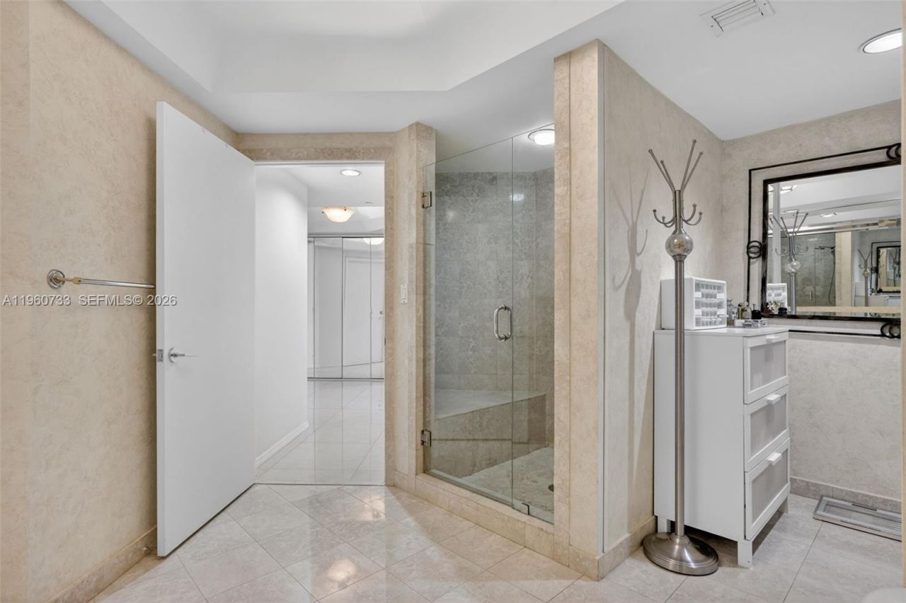 2000 Island Bl, Unit 1109, Aventura, FL 33160 Photo