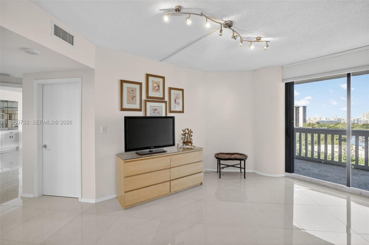 2000 Island Bl, Unit 1109, Aventura, FL 33160 Photo