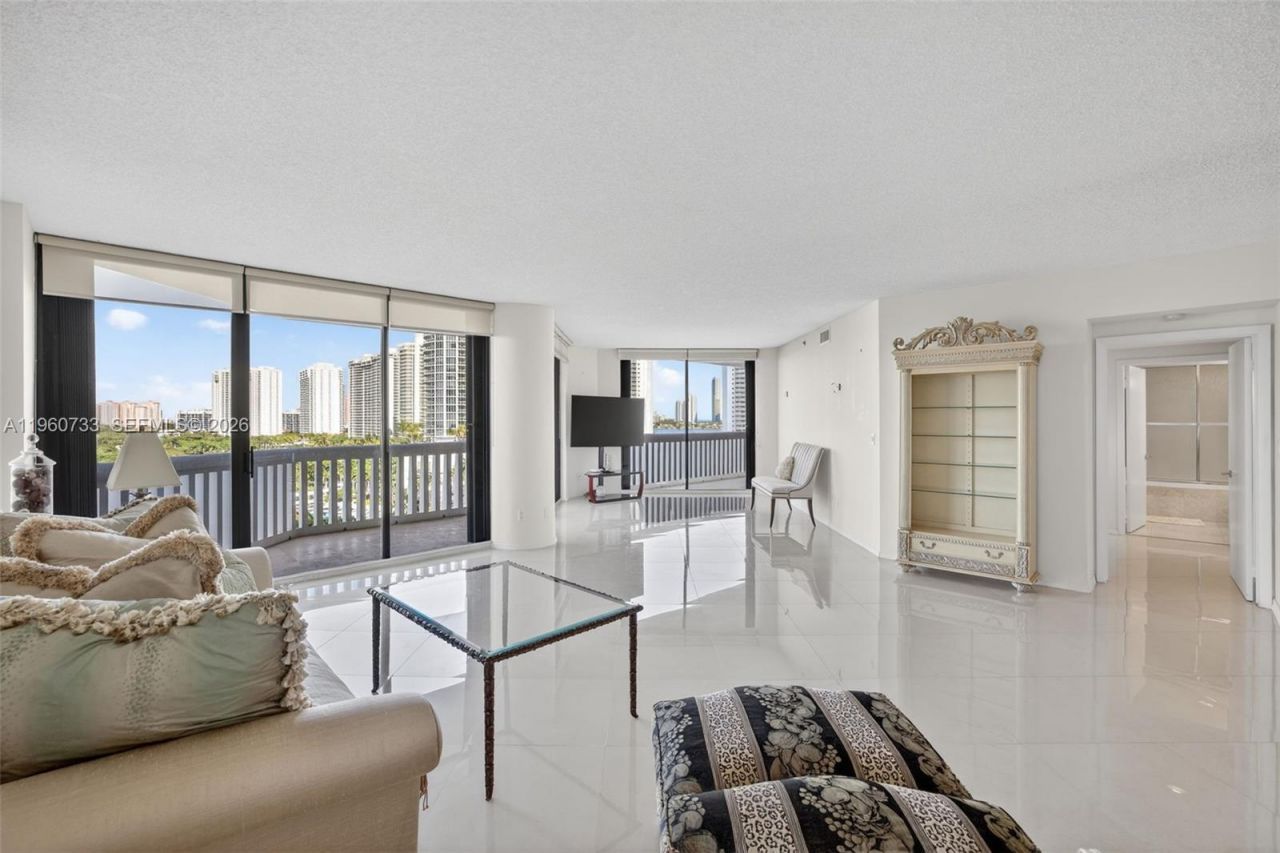 2000 Island Bl, Unit 1109, Aventura, FL 33160 Photo
