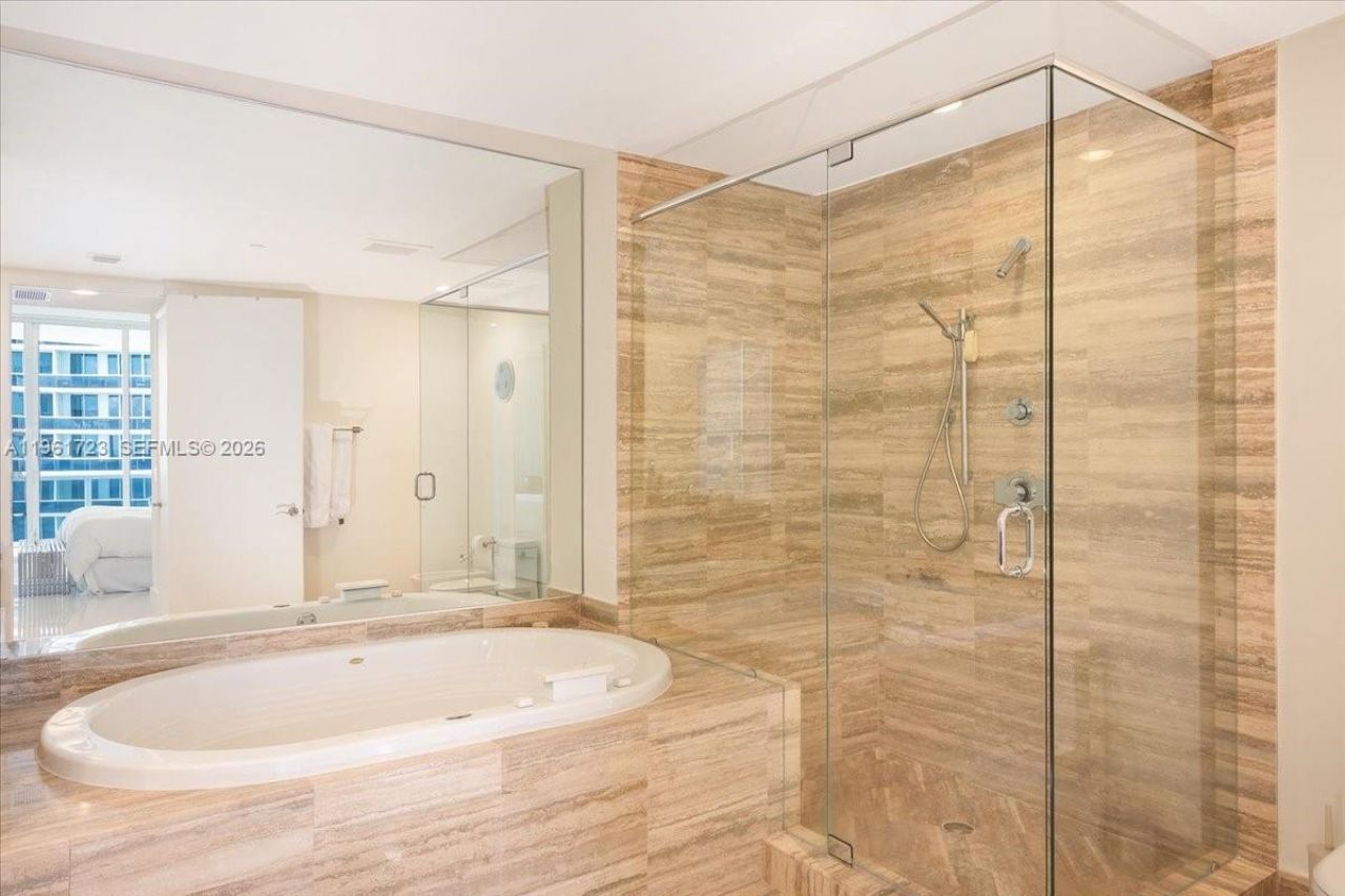 15811 Collins Ave, Unit 1502, Sunny Isles Beach, FL 33160 Photo