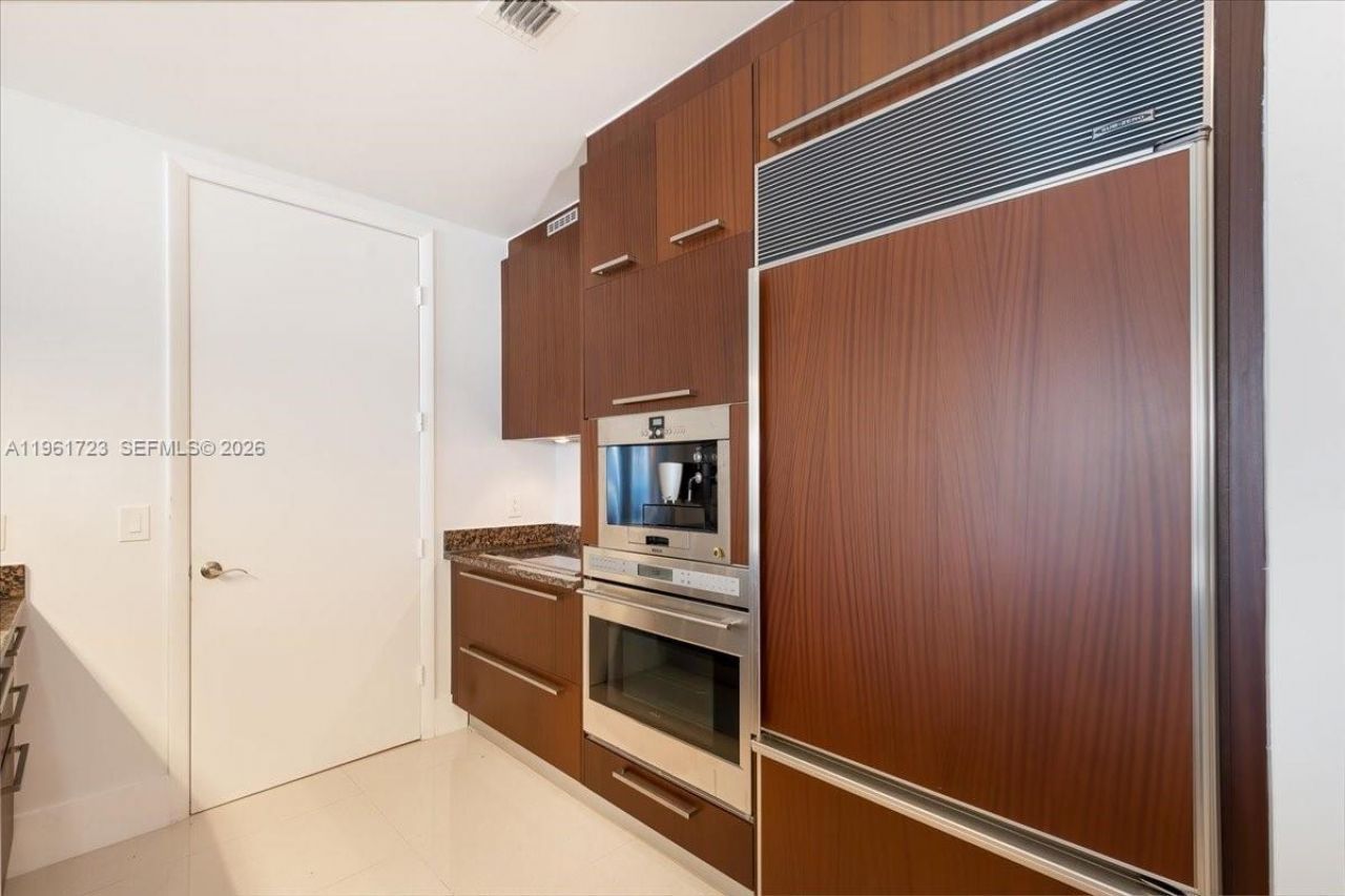 15811 Collins Ave, Unit 1502, Sunny Isles Beach, FL 33160 Photo