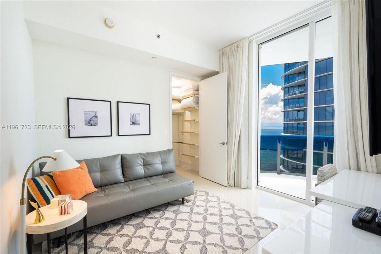 15811 Collins Ave, Unit 1502, Sunny Isles Beach, FL 33160 Photo