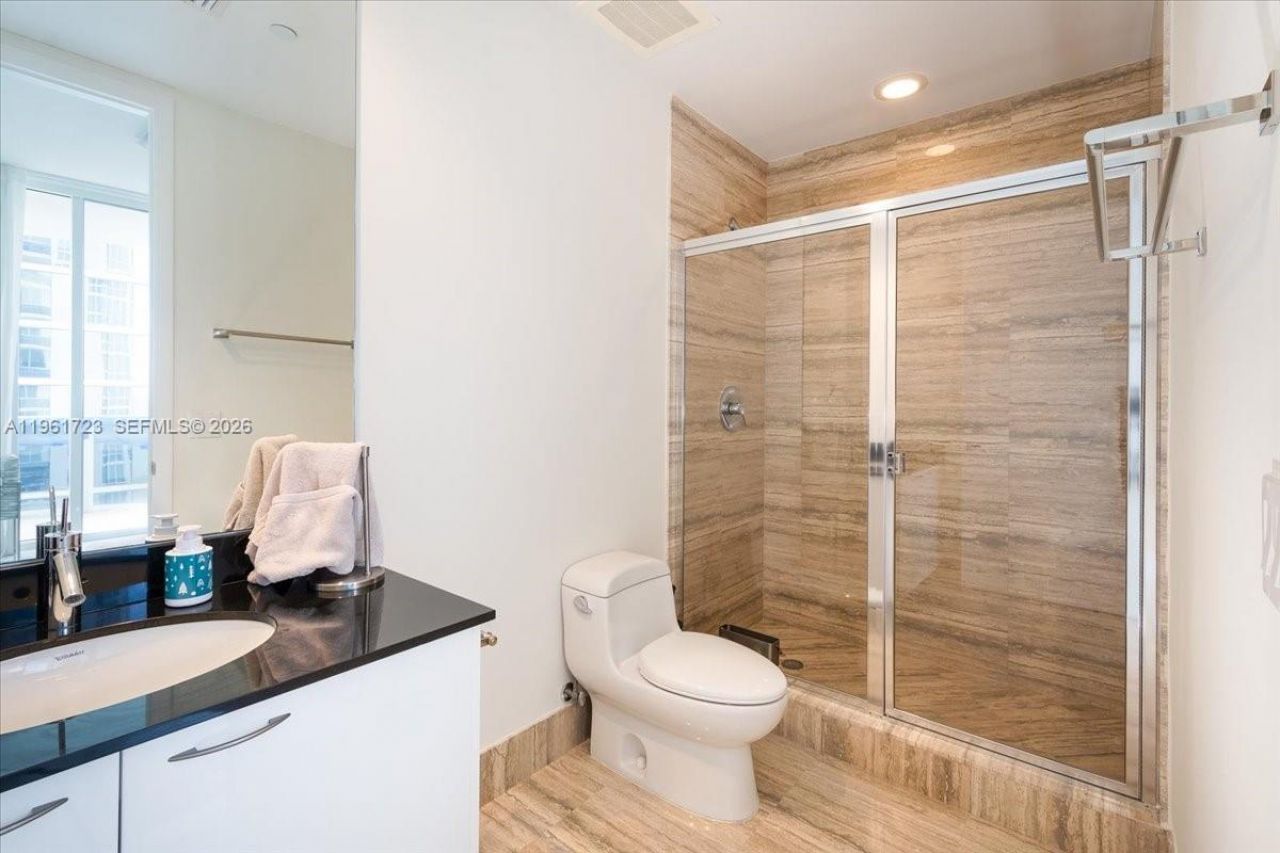 15811 Collins Ave, Unit 1502, Sunny Isles Beach, FL 33160 Photo