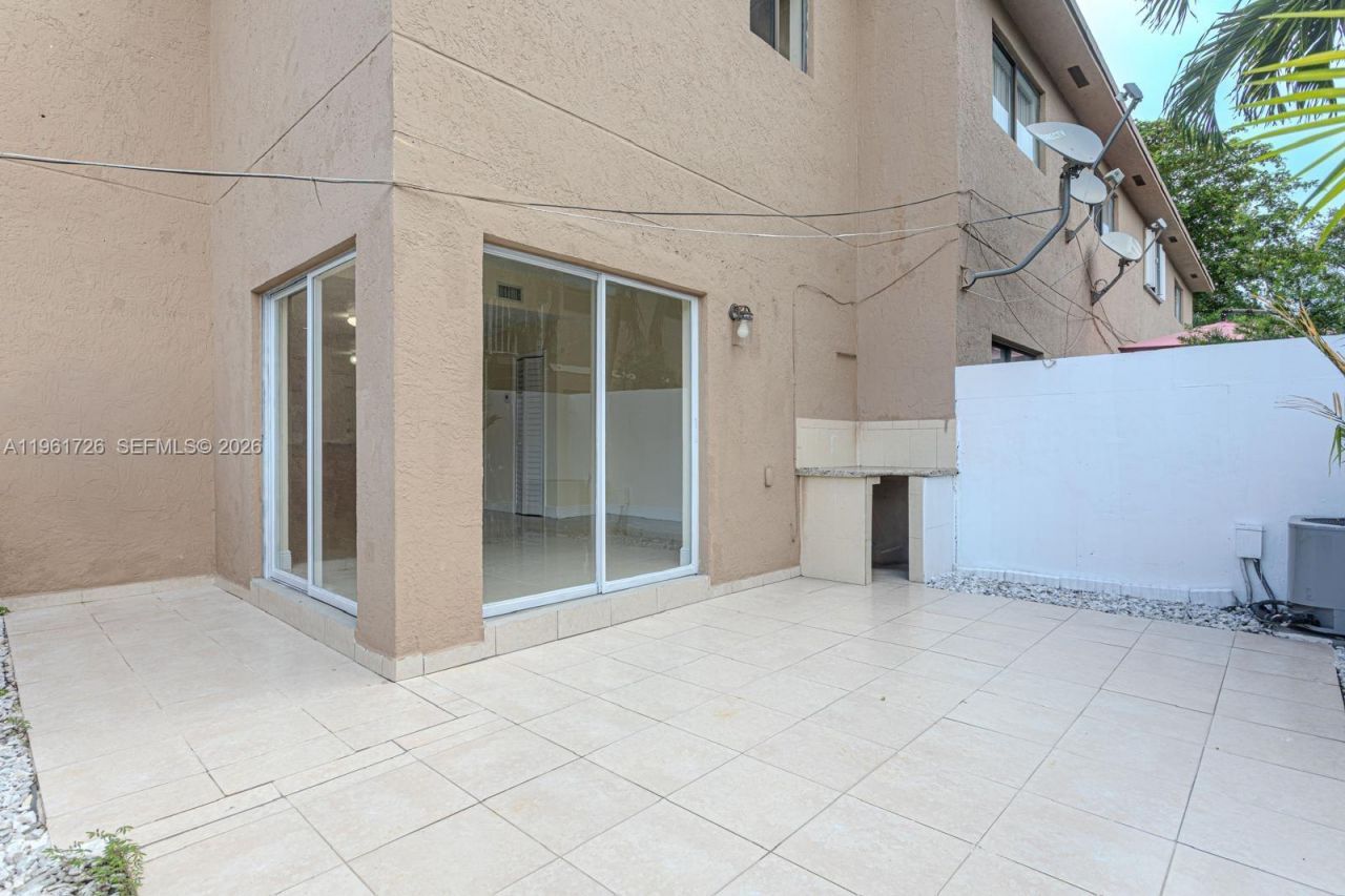 5698 W 25th Ct, Unit 5698, Hialeah, FL 33016 Photo