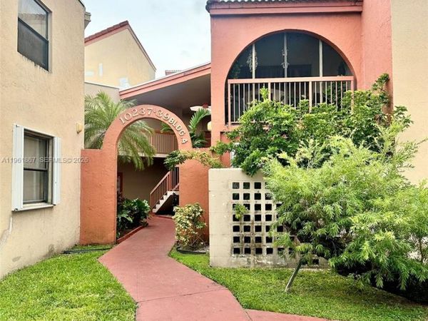 10237 NW 9th St Cir, Unit 210-4, Miami, FL 33172
