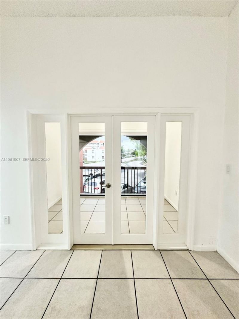 10237 NW 9th St Cir, Unit 210-4, Miami, FL 33172 Photo