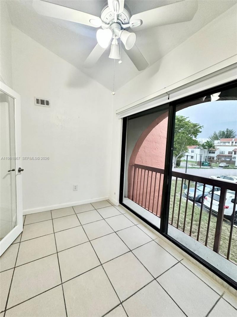 10237 NW 9th St Cir, Unit 210-4, Miami, FL 33172 Photo