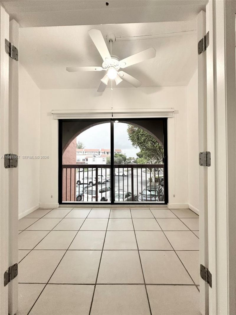 10237 NW 9th St Cir, Unit 210-4, Miami, FL 33172 Photo