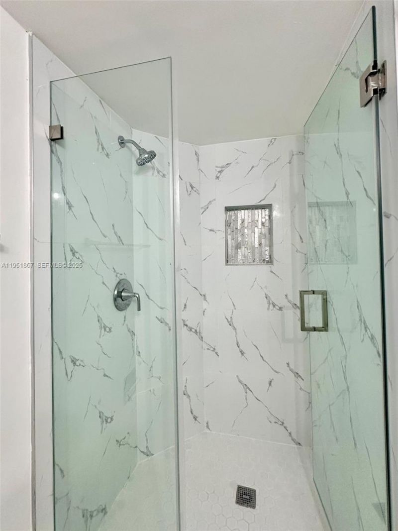 10237 NW 9th St Cir, Unit 210-4, Miami, FL 33172 Photo