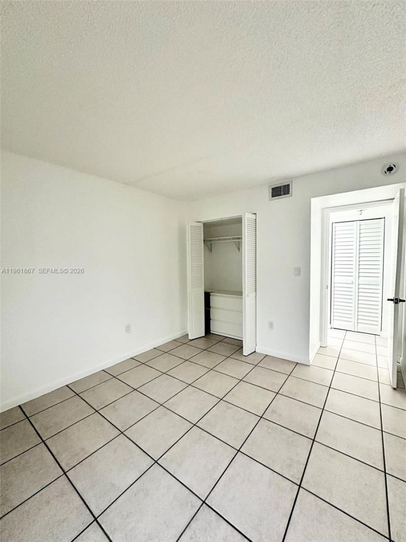 10237 NW 9th St Cir, Unit 210-4, Miami, FL 33172 Photo