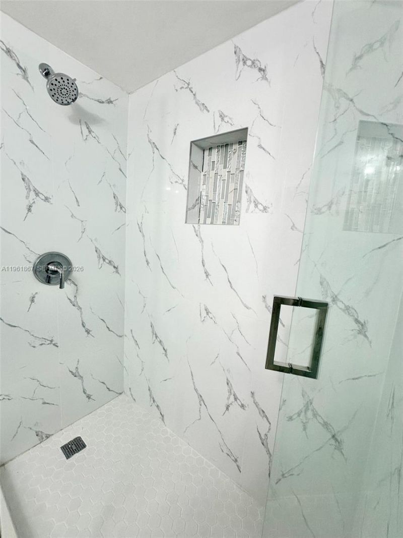 10237 NW 9th St Cir, Unit 210-4, Miami, FL 33172 Photo