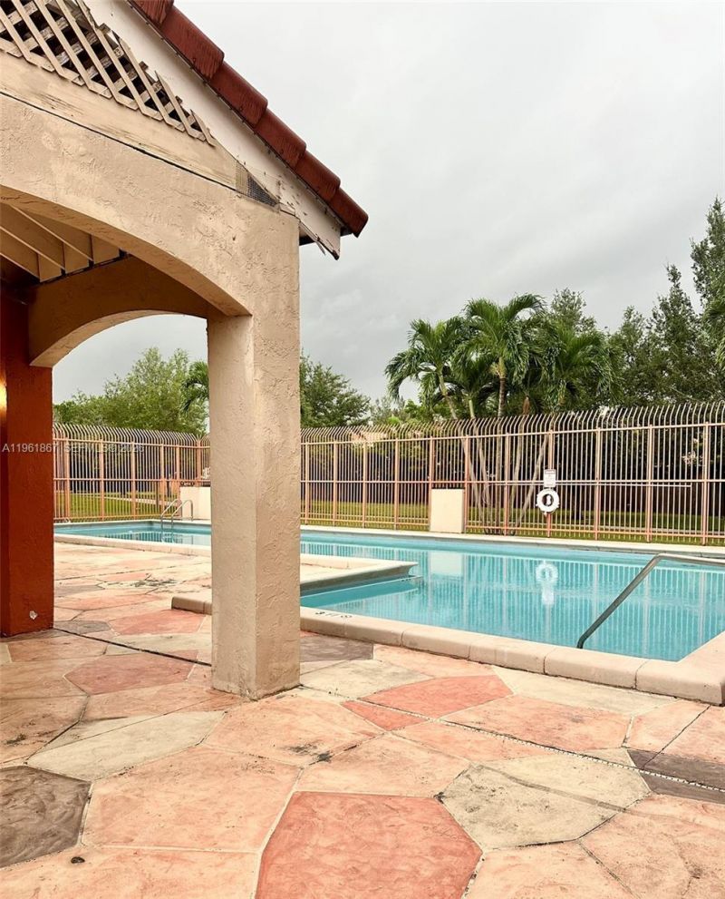 10237 NW 9th St Cir, Unit 210-4, Miami, FL 33172 Photo