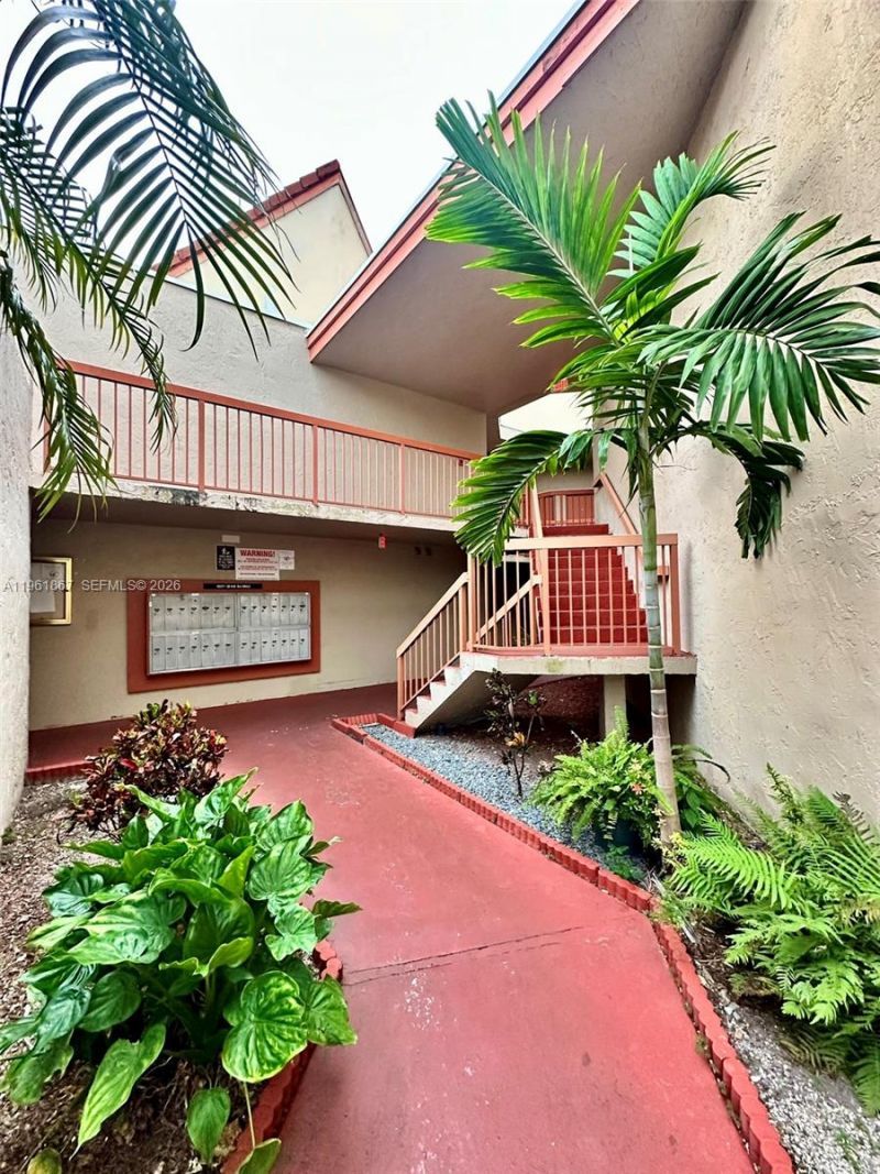 10237 NW 9th St Cir, Unit 210-4, Miami, FL 33172 Photo