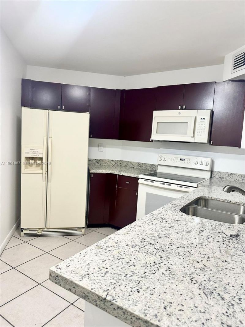 10237 NW 9th St Cir, Unit 210-4, Miami, FL 33172 Photo