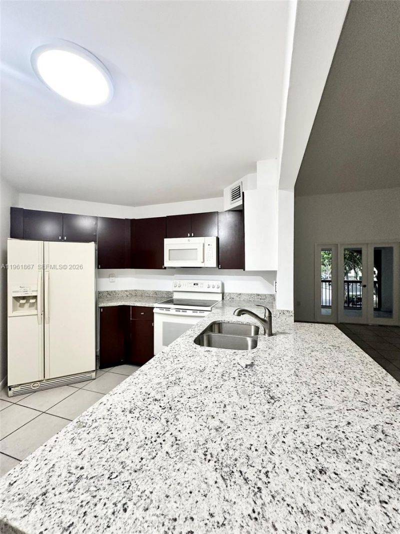 10237 NW 9th St Cir, Unit 210-4, Miami, FL 33172 Photo