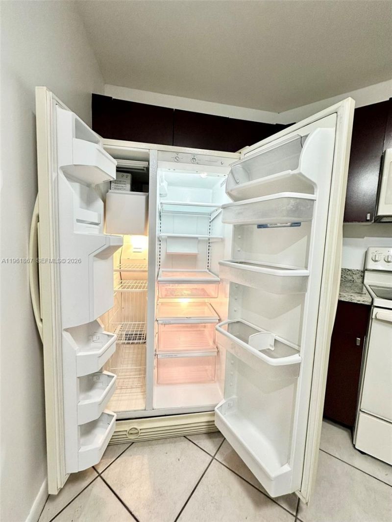 10237 NW 9th St Cir, Unit 210-4, Miami, FL 33172 Photo