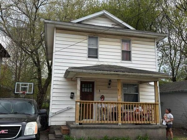 1019 Daleford Avenue, Lansing, MI 48915