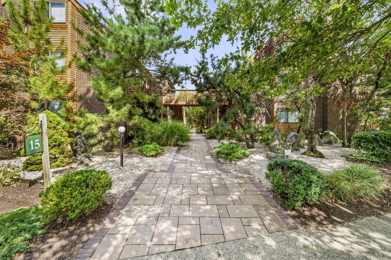 15 Greenridge Avenue, Unit 25F, White Plains, NY 10605 Main Photo