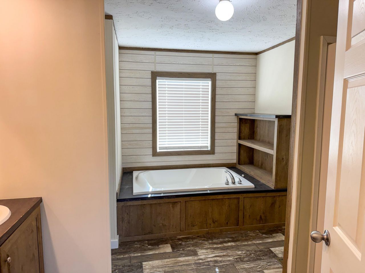 719 Ulmer Lake Drive Photo 11