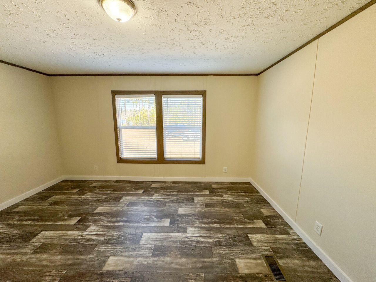 719 Ulmer Lake Drive Photo 14