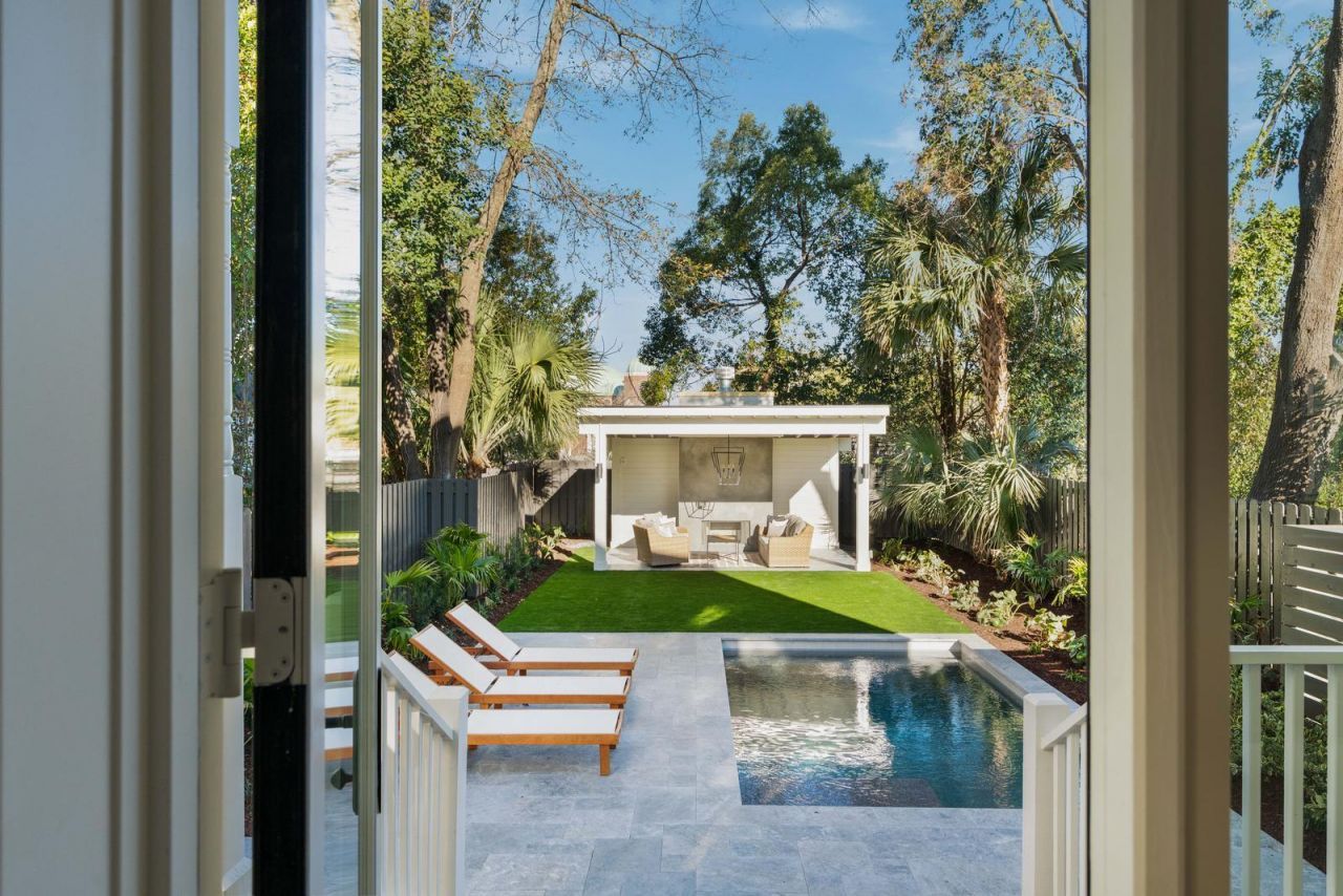 318 Sumter Street Photo 2