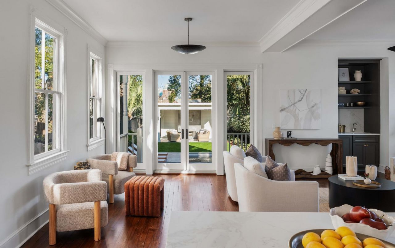 318 Sumter Street Photo 3