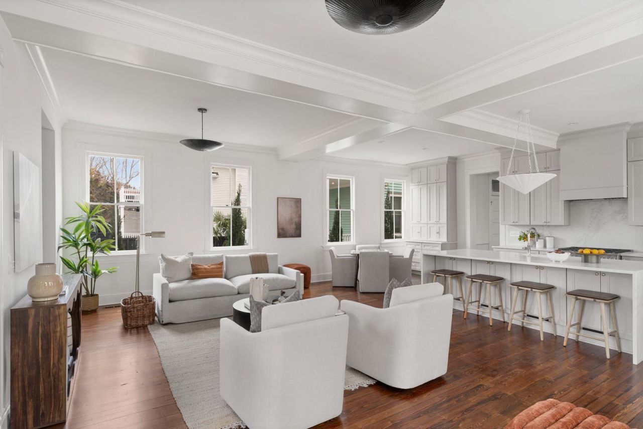 318 Sumter Street Photo 8