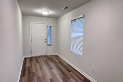 505 Kingfisher Court  photo 4