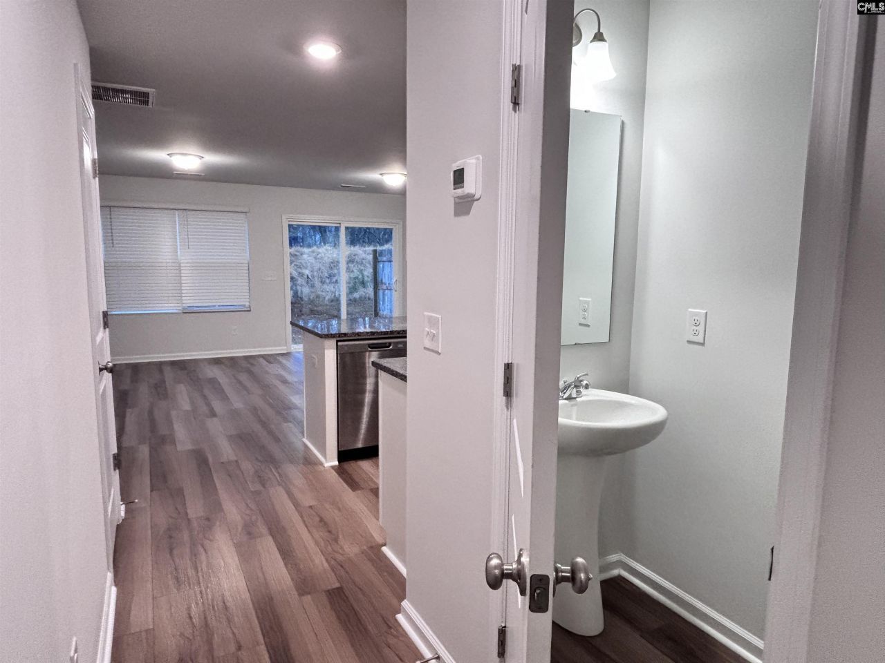 505 Kingfisher Court  Photo 6