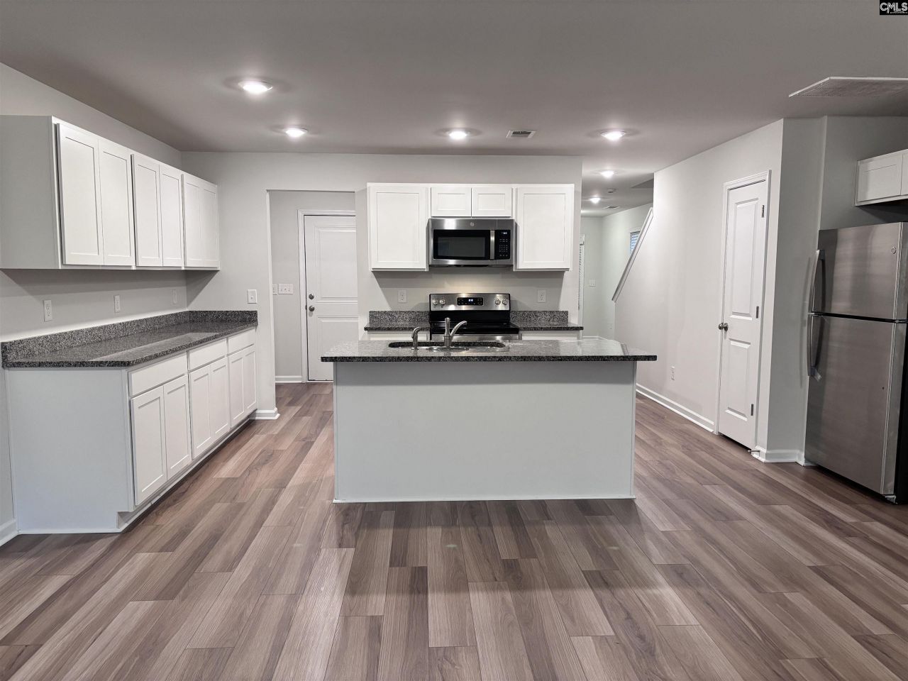 505 Kingfisher Court  Photo 8