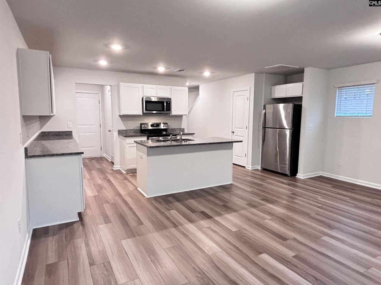 505 Kingfisher Court  Photo 9