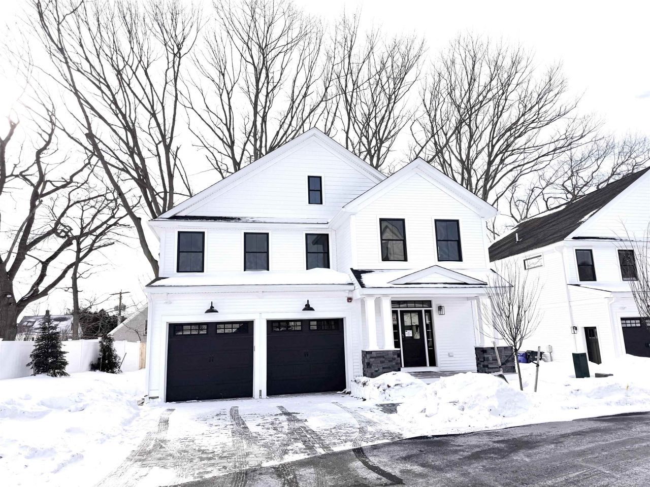 #5 Woodbury Reserve, Unit 5, Portsmouth, NH 03801 Main Photo