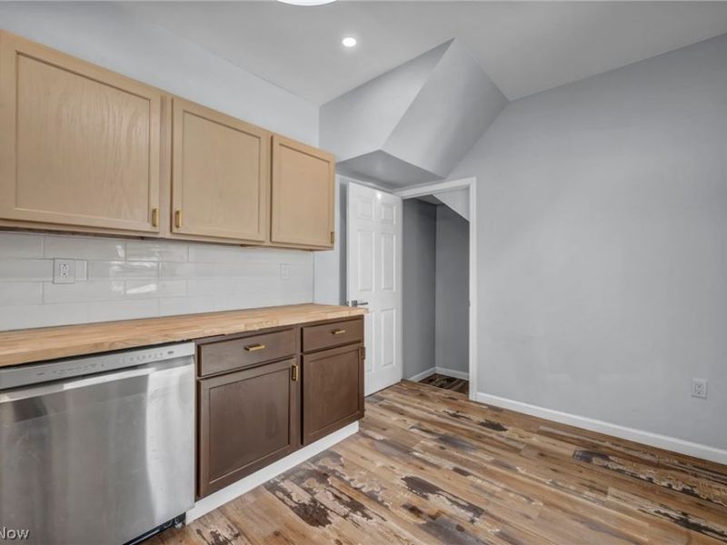 3064 W 16th Street, Cleveland, OH 44113 Photo 19